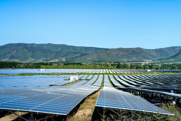Comment les panneaux solaires aident à économiser sur vos factures