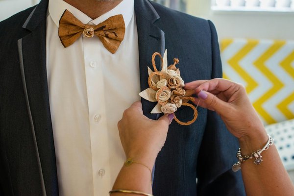 Nœud papillon en bois : élégance personnalisée et livraison offerte